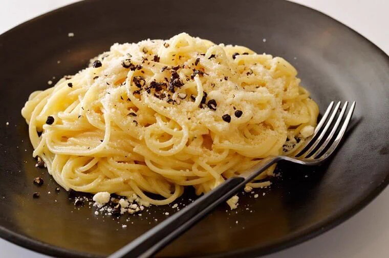こんなに簡単でイイの？？おしゃれパスタ、「カッチョ・エ・ぺぺ」を作ってみよう！！