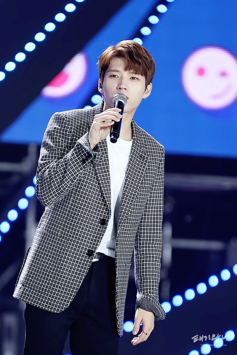pagiking's tweet photo. 180915 #우현 #남우현 ✨✨
사랑해 널 사랑해
꼭 네게만 하고 싶었던 말이야 https://t.co/cPaAPZ5GfB