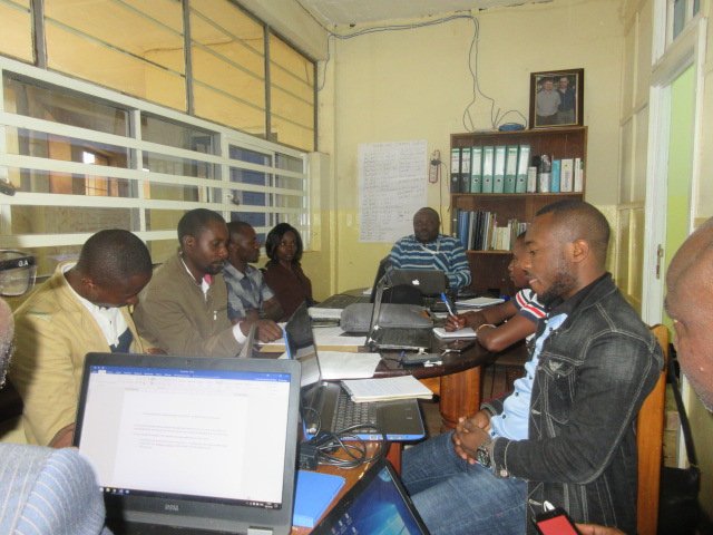 Reprise de l’atelier avec un carrefour sur :
 Comment les chercheurs conçoivent les barrières, pourquoi fait-on les barrières ? Et l’identification des acteurs au tour de barrières selon la revue de la littérature d’autres chercheurs qui ont déjà travaillés sur les #barrières.