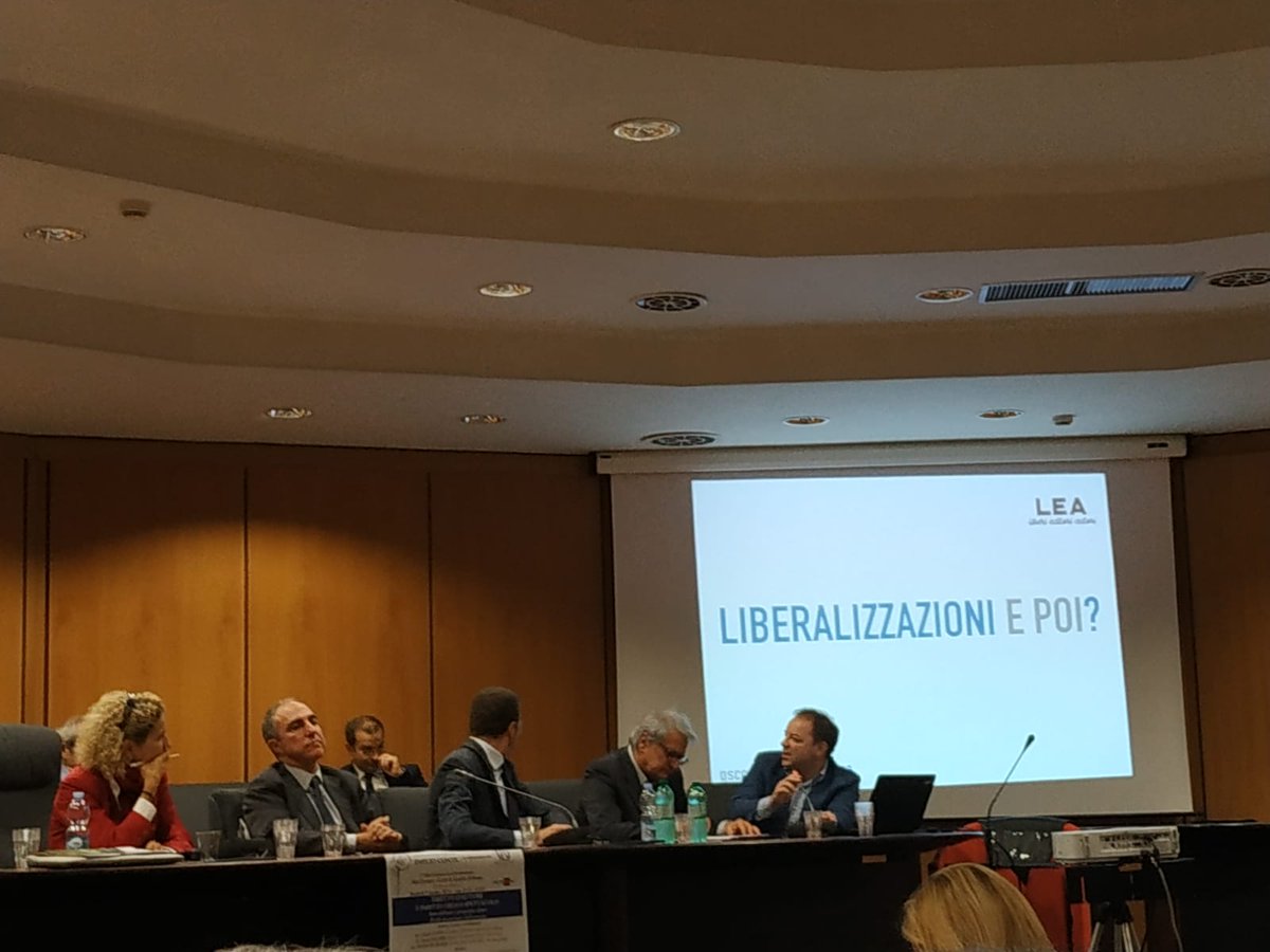 ddanews_ita's tweet photo. #dirittodautore a #ROMA incontro interessante in #realtime, presenti tra l'altro l'avvocato di #SOUNDREEF e Presidente Lea #GuidoScorza e #AlessandroAngrisano di #GetSound #AssoAcep e #SIAE (in foto...) a quanto pare hanno molto da dire. https://t.co/4gCEjv9ls6