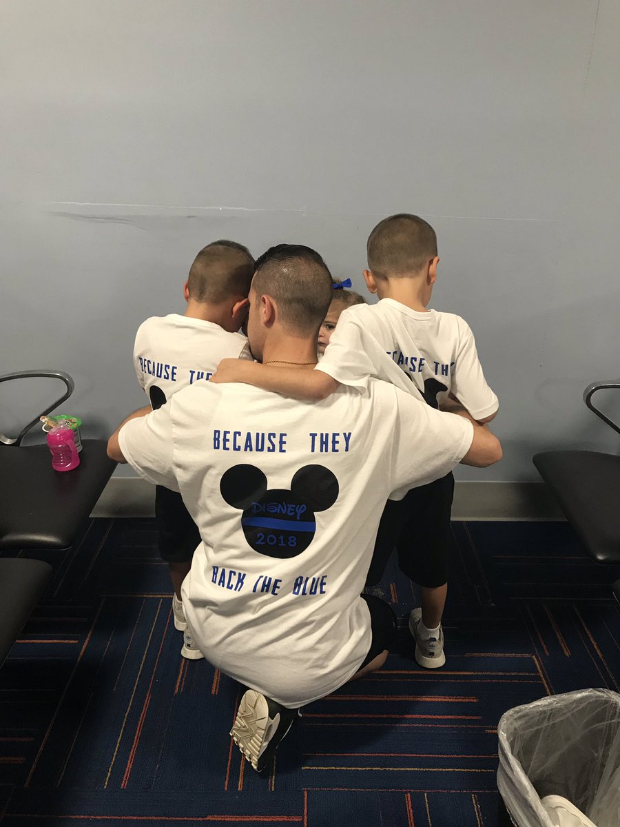 mandeonthetrain's tweet photo. On our way to Disney 😍 #jetblue #BackTheBlue #Disney #flyjetblue #disney2018 #firstflightever https://t.co/rLad1mKTSu