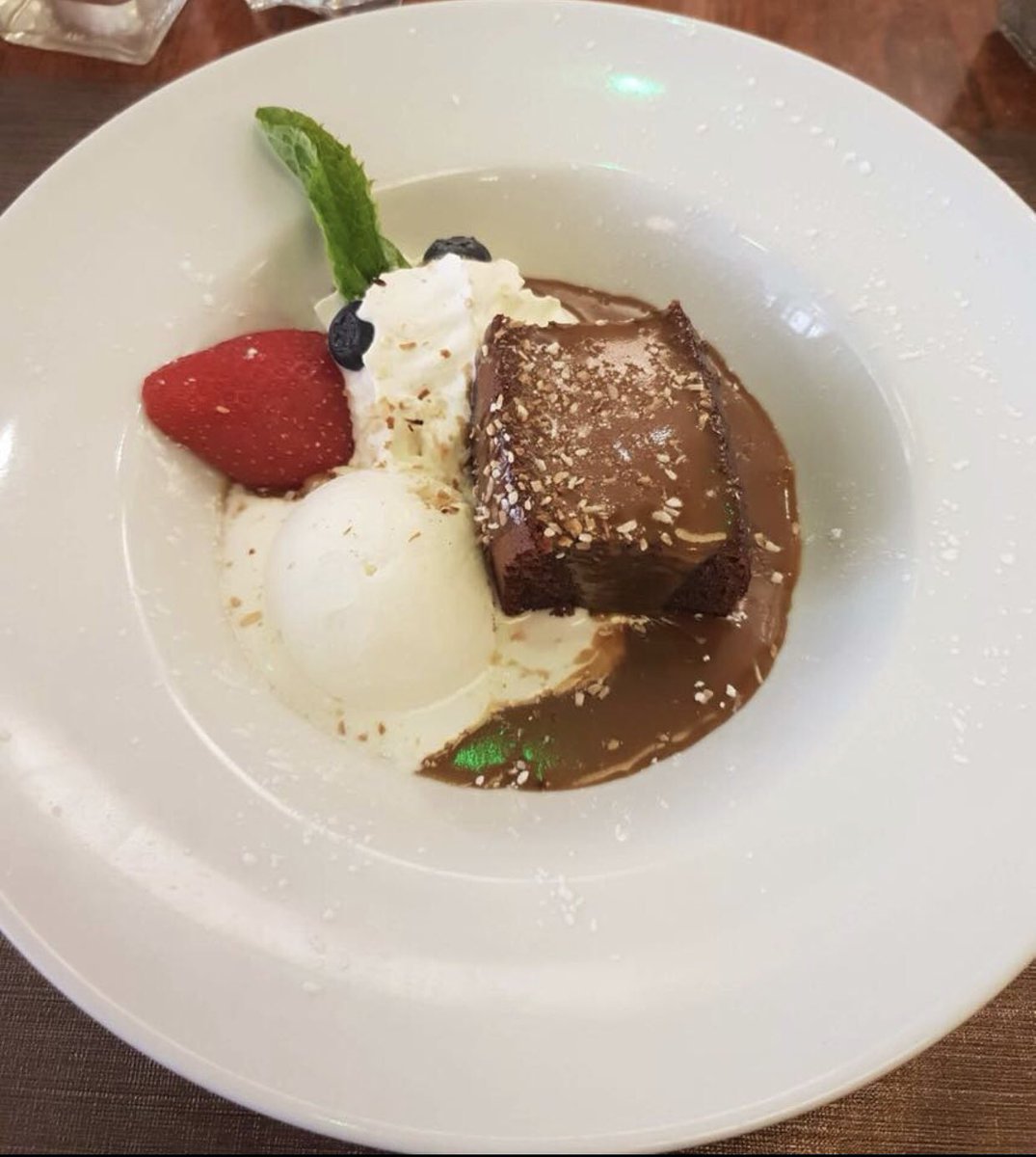 crido_s's tweet photo. In this cold Autumnal day, what better way to warm up than with our delicious home-made Sticky Toffee Pudding ❤️💯👌🏽🍁 #eatinperth https://t.co/1yUjom9Rtm