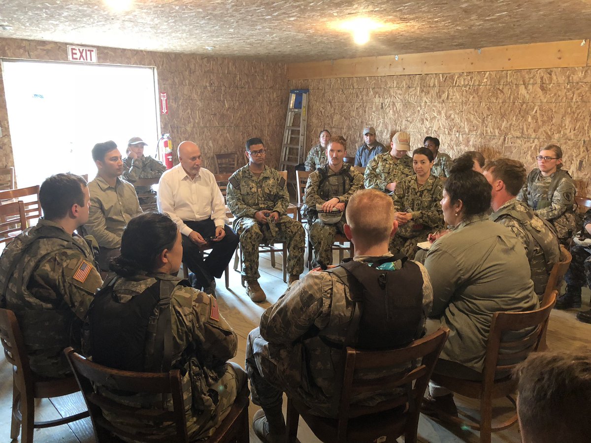 It’s not all tourniquets and chest tubes at #operationbushmaster. USU students are also receiving world class training in managing Combat Operational Stress and Global Health Engagement with key foreign leaders. Just another day at #americasmedicalschool.  #milmed #cosc #CGHE