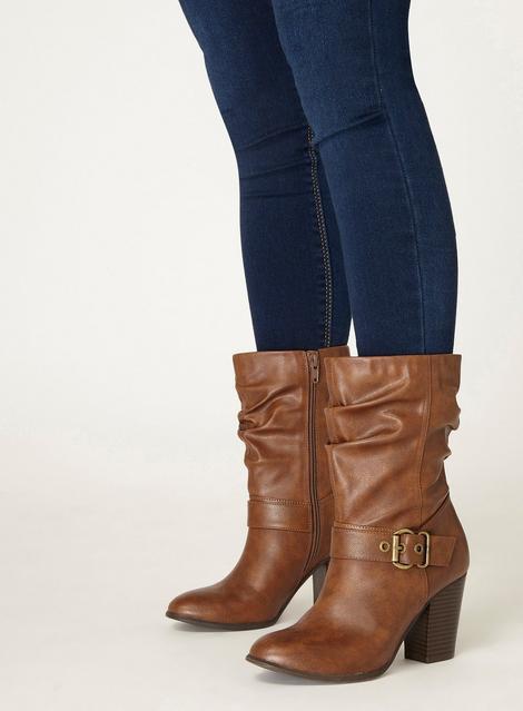 It's #TuesdayShoesday! 👠 🎉 #RT to win these Tan PU Klarissa Ruched Boots.
bit.ly/2NwuJBm  
Winner announced tomorrow.