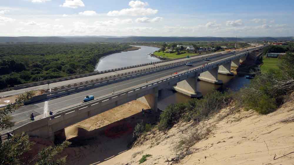 Aurecon's tweet photo. Aurecon Design Director, John Hilton, will unpack #sustainable bridge design at the 2018 SARF/IRF/PIARC conference. Can bridges be both cost effective and sustainable? Read John's thoughts: https://t.co/8raMH58fbM
#bridges #roads #transportmonth @PIARC_Roads @IRFhq @sanral https://t.co/37lFdIGan3