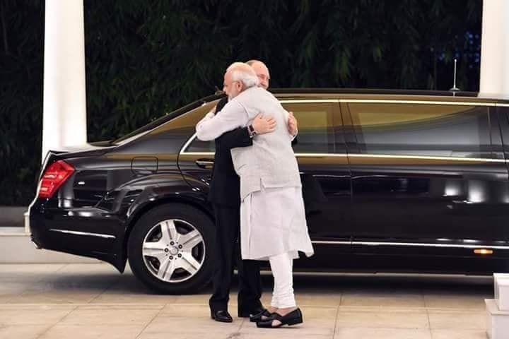r_kumarv's tweet photo. कर्म किये जा ....मात्र 17 साल पहले की तस्वीर और अभी की तस्वीर 
👇👇 https://t.co/n5Ng1xifki