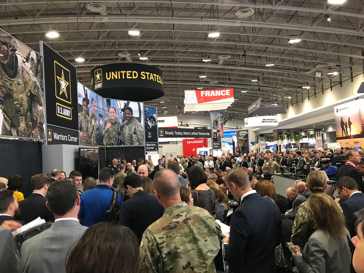 Getting ready for #ArmyNetwork CFT update at #WarriorsCorner #AUSA2018 at 11:10 watch it live at dvidshub.net/feature/warrio…