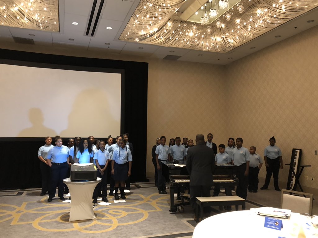 pam_bernards's tweet photo. Thank you to the @asba_chicago choir for battling traffic to share their musical talent at the Mustard Seed Project Conference! @GCCE_LUC @NCEATALK #CathEdExL #NCEAExL https://t.co/0Ku1YyKbPl