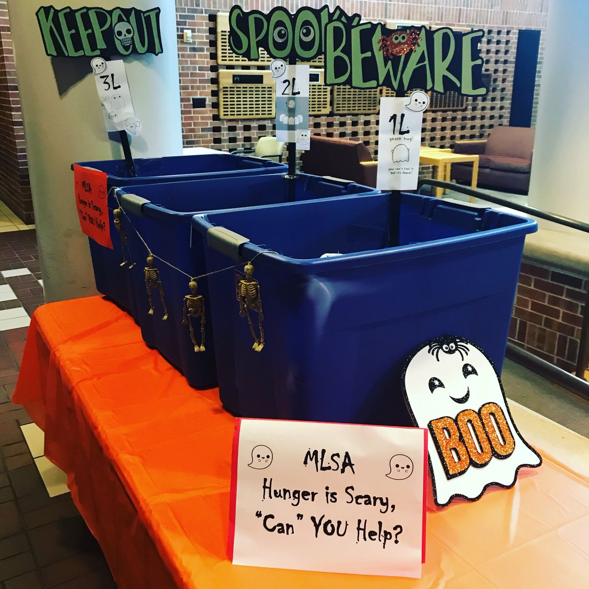 MULawSBA's tweet photo. The Multicultural Law Student Association came up with this awesome idea to collect food for those in need! And also appeal to our competitive side as well.😉 1LS are in the lead! Be sure to drop off some cans, Hulstonites.
#MLSA #MizzouLawMLSA #HelpThoseInNeed #HungerIsScary https://t.co/JyYP5SJqJQ