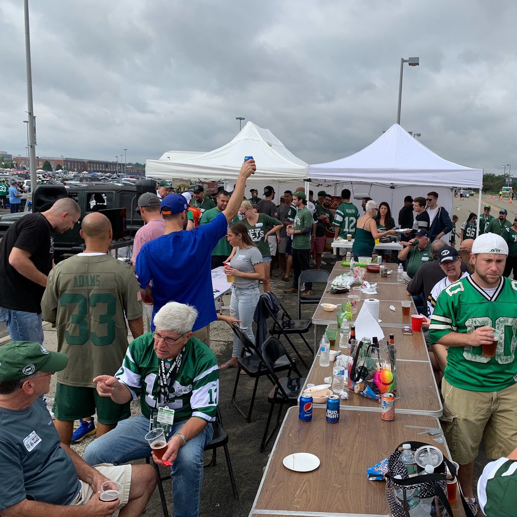 18BTailgate tweet picture