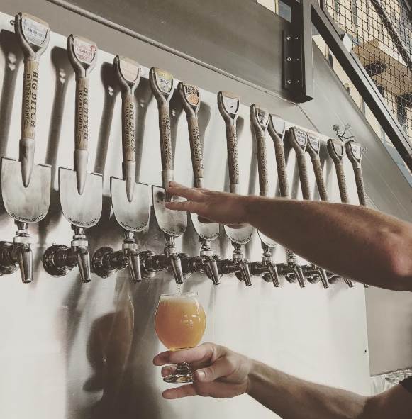 inthebuffblog's tweet photo. It's all happening! 🍴 Head to @bigditchbrewing for @DiningOutWNY all day TODAY! 25%+ of your bill will be automatically donated to support @EvergreenHS here in WNY. If you're joining us for dinner, we'll see you at 5:30. 🍻 Use @lyft code DININGOUTWNY to save 20% off your ride! https://t.co/7JAOnQSr82