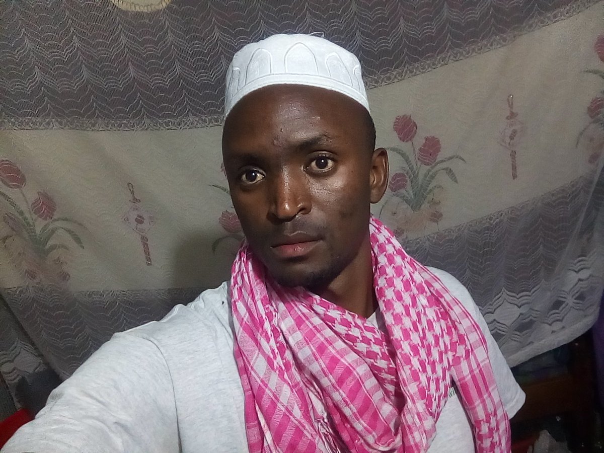 .....sina  furaha naigiza
Ili mradi watoto wasihisi vibaya
Yule mdogo anauliza eti dad,mama ameiaga kaya
Nabaki tu kusema aaataarudii...
These song reminds deep flashbacks