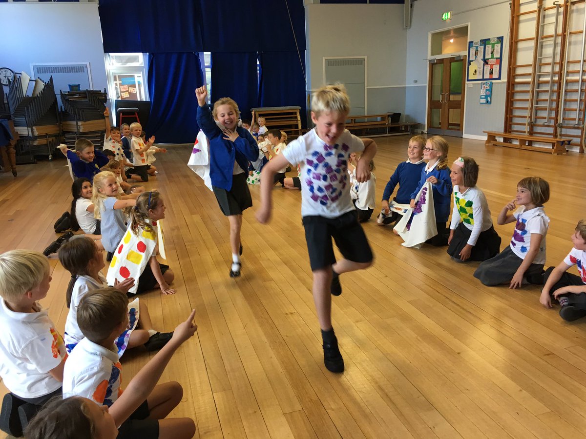 la_houguette's tweet photo. Year 3 are proud of our repeating pattern prints and celebrated with a fashion show. Look at these confidence individuals! https://t.co/ICXPi80ggO