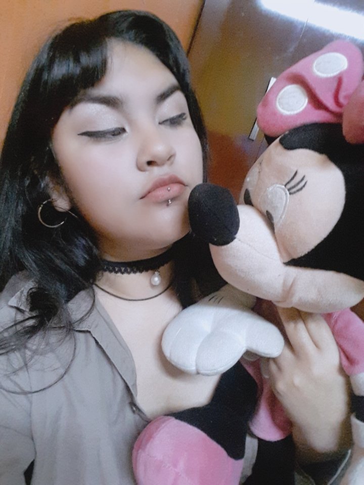 bhimacci's tweet photo. i will fight mickey for no apparent reason, minnie is coming with me 😜

#NCTzenSelcaDay https://t.co/VAq6rD8R0Z