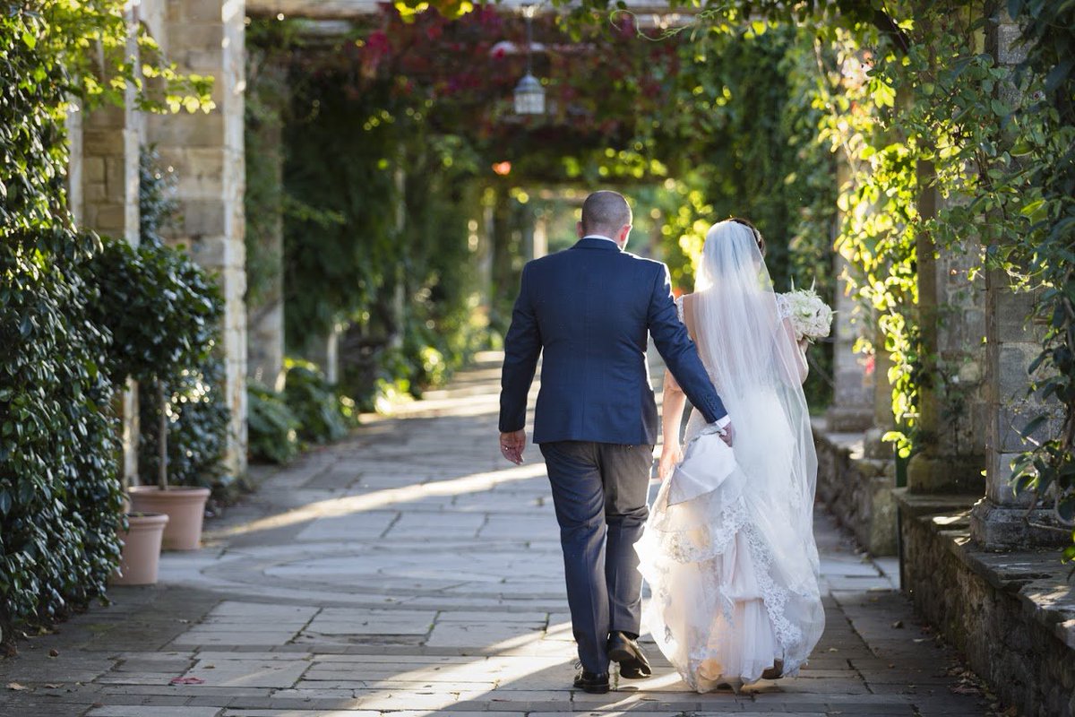 Our #WeddingShowcase is this Sunday between 12pm - 4pm. Last chance to register your attendance! 👰 bit.ly/HCWeddingShowc…

#bridetobe #engaged #weddingplanning 📸 <a href="/CatherineAHill/">Catherine Hill</a>