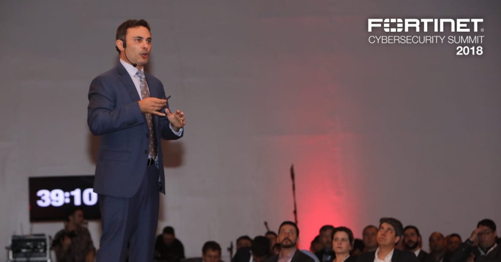 FortinetBrasil's tweet image. "Para a maioria das organizações, a transformação digital envolve a integração da tecnologia digital em todas as áreas de um negócio, resultando em mudanças fundamentais em como elas operam e como elas agregam valor a seus clientes." 
-Martín Pueblas #FCS2018