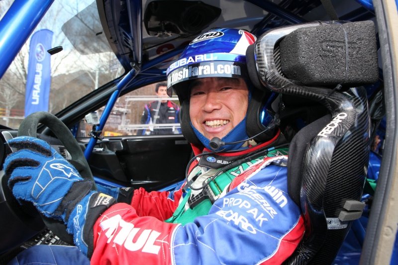 アライヘルメット Arai Helmet Twitterissa Subaruラリードライバーで世界で活躍しておられる新井敏弘選手です アライヘルメット Arai Helmet Twitterissa Subaruラリードライバーで世界で活躍しておられる新井敏弘選手です