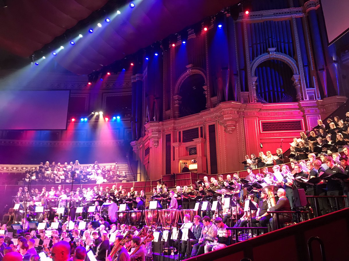 We are thoroughly enjoying our rehearsal with ALL parties involved, great to mix our choirs together #skillbuilding #makingfriends #newcontacts #fellowship #sharedgoals #youth #singing @RoyalAlbertHall @patrickhawes @RAHOrgan #GreatWarSymphony