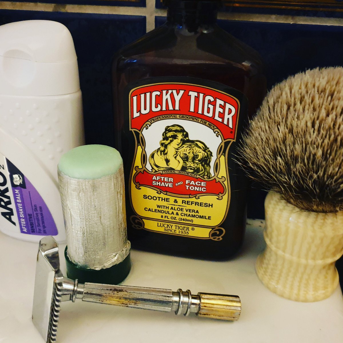 shave7razor's tweet photo. #SOTD #quickShave #faceshave #gem #gemrazor #micromatic #singleedge #singleedgerazor #se #personna #palmolive #luckyTiger #arko #franksshaving #wetshavers #wetshaving #wetshave #shave #shaving #shaveoftheday #shaveporn #Norway @shave7razor #shave7razor #Thursday @Allwetshavers https://t.co/vWZLTh70bP