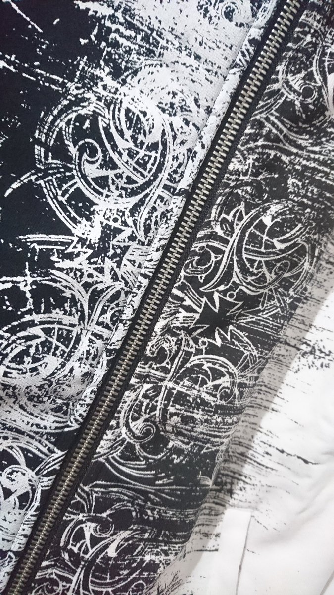 Ryo_AISK's tweet photo. 手に入れたぞ!
やっぱりかっこいいなー
#CIVARIZE #DEALDESIGN #コラボレーション #2ndmodel https://t.co/P1GC5J15kS