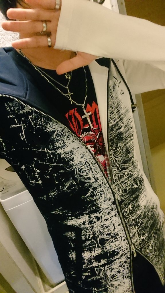 Ryo_AISK's tweet photo. 手に入れたぞ!
やっぱりかっこいいなー
#CIVARIZE #DEALDESIGN #コラボレーション #2ndmodel https://t.co/P1GC5J15kS