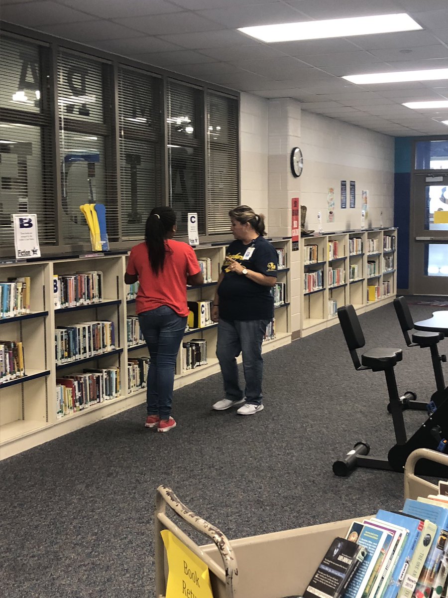 BISD_Libraries's tweet image. Busy! Busy! Busy! There’s #NeverADullMoment in the @Rayburn_BISD #RaiderLibrary! #Classes #BookClubs #TexasBluebonnetAwardBooks #LibraryPatrons #Readers #LibrariesAreClassrooms @BryanISD @BISD_ITech #EncourageTheHeart #TellTheStory
