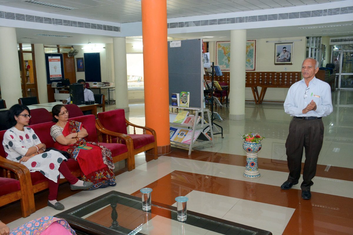 NIRDPR_India's tweet image. Dr P R Ghanate ,Editor ‘Shree Milind&apos; delivering lecture on #Godaan #Novel written by Shri Munshi Premchand on 8th October under #LibraryTalks at .@NIRDPR_India 

#Knowledge #KnowledgeSharing #Wisdom #Premchand #MunshiPremchand #Indianliterature #IndianCulture