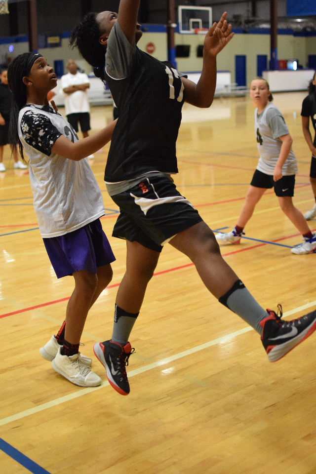 Girlz Prep Report (@girlzprepreport) on Twitter photo Titiana Jones physicality adds to everything else <a href="/atxelitebball/">Austin Elite</a> #capcityinvitational girlzprepreport.com/real-archive/6… Titiana Jones physicality adds to everything else <a href="/atxelitebball/">Austin Elite</a> #capcityinvitational girlzprepreport.com/real-archive/6…