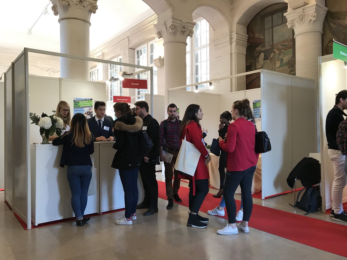 Polepharma's tweet photo. @Polepharma est présent au 32eme forum des professions pharmaceutiques et des industries de santé à Paris Descartes.  Bientôt la conférence de @Polepharma sur les futurs besoins et les futures spécialités des #pharmaciens dans nos industries https://t.co/sV1xl2uzSA