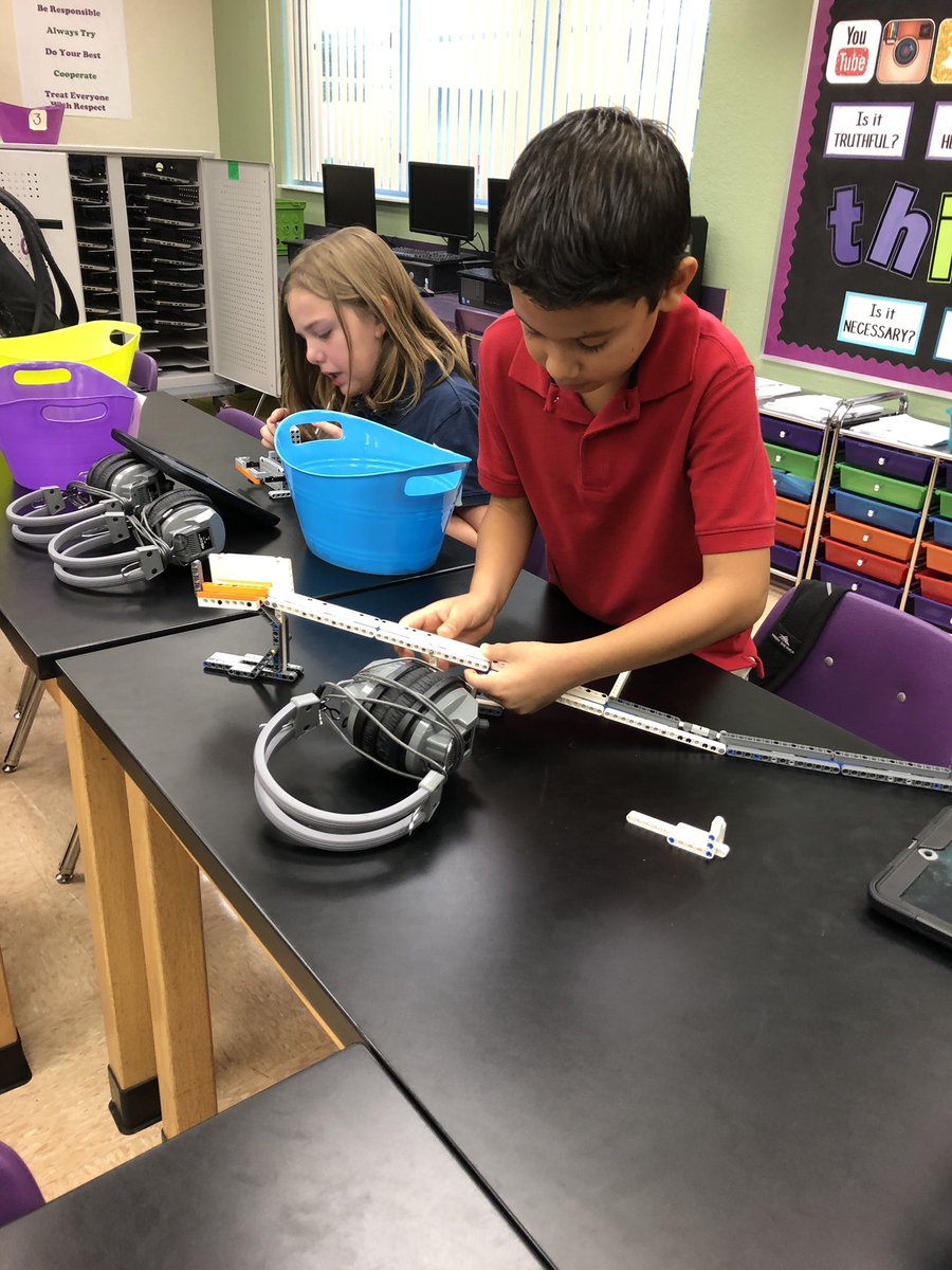 purple_eduGATOR's tweet photo. 7:30 AM and already hard at work! #gatorbots #letsgolego #IntoOrbit @ElbridgeGaleES @FIRSTweets https://t.co/VcVxaCh8fw