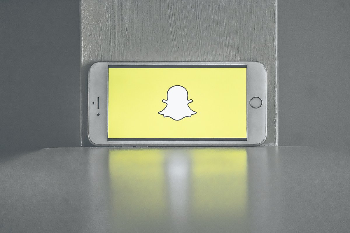 lucid_view's tweet photo. Are your kids always on Snapchat?  Do you know how it works and what risks it poses? If not, here’s everything you need to know: https://t.co/jAb6Fy9rib #socialmedia #lucidview https://t.co/OcUSgn5R5Z