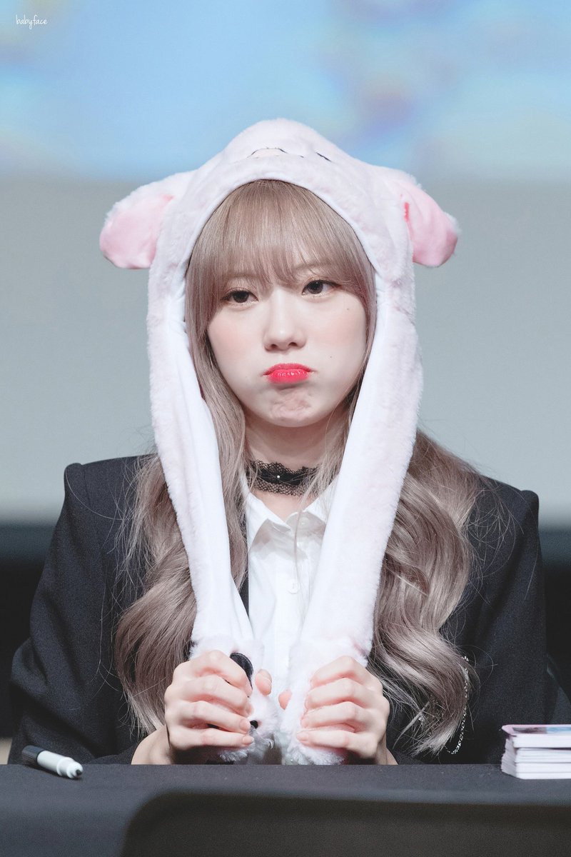 extagxluda's tweet photo. ไม่มีบอทแจฮยอนมาเล่นกับเค้าเลย☹ https://t.co/zktjpEJJGY