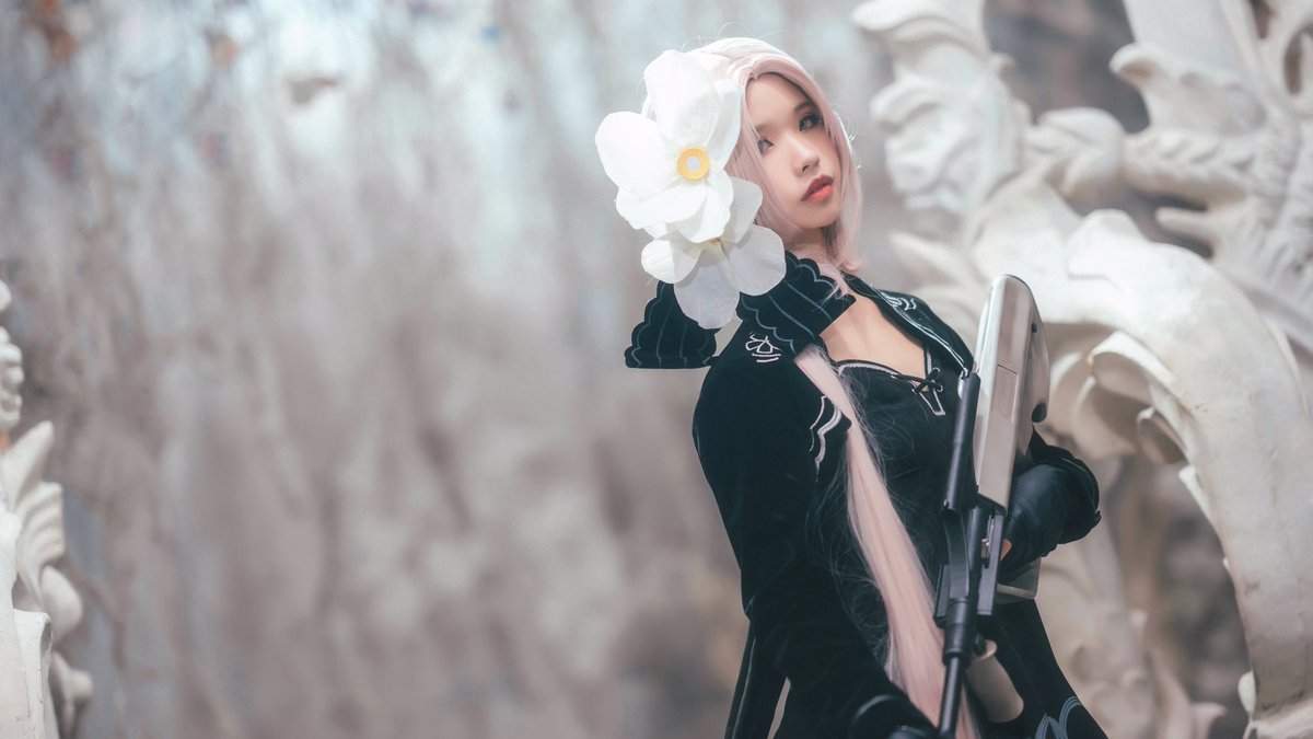 #少女前線 #AUG 
指揮官さん、敵の葬式に花を手向けたいのなら……私は最善の適任者ですわ。