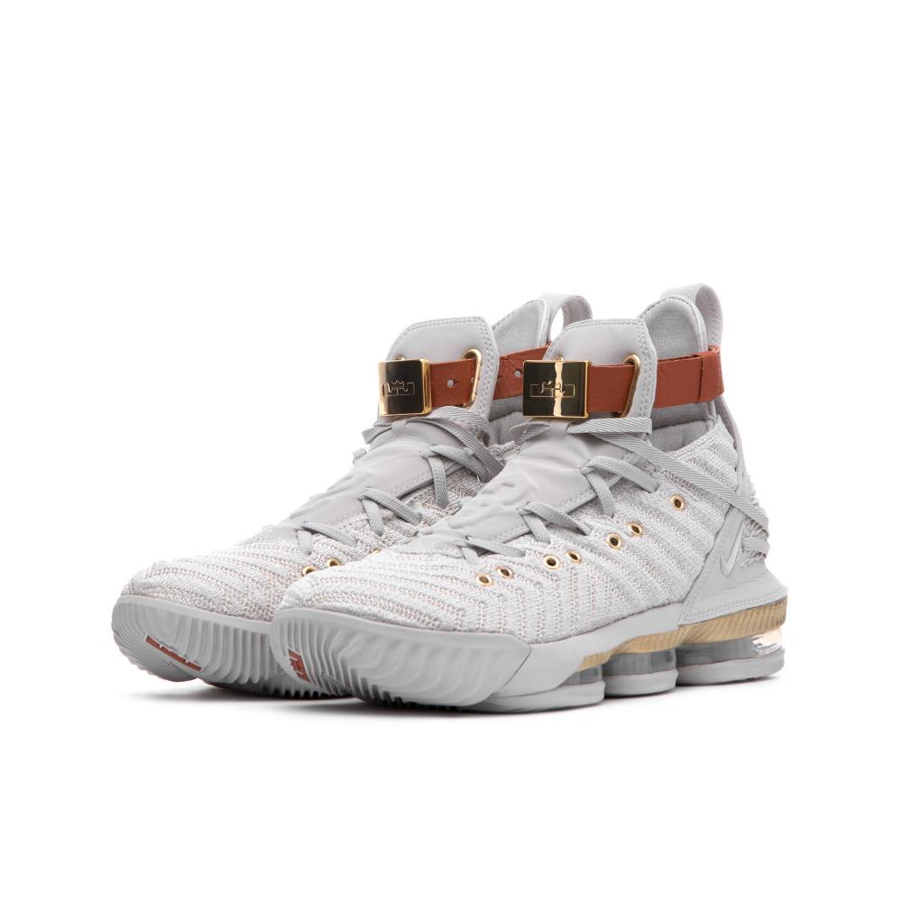 wmns lebron 16