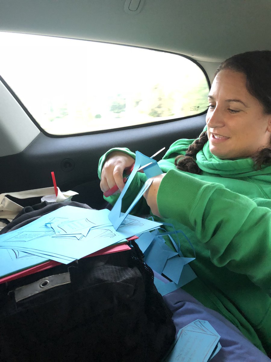 JWHRD's tweet image. When you’re driving to #OrangeTour but your assistant still needs to prep curriculum! @OrangeLeaders @252Basics @firstlookcurr #OT18