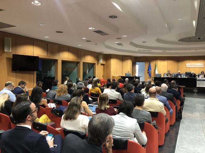 AvvAntonioConte's tweet photo. #convegno oggi a #Roma #corteAppello #dirittoAutore organizzato da @AssEConte 500 #avvocati presenti. Grandissimo successo per gli autorevoli Relatori.
#formazione di qualità #NoPesceNomeWanda 5 ore di #seminario 🔝🔝🔝🔝🔝🔝🔝🔝🔝🔝🔝🔝🔝🔝
@marcodefazi @69cristina @AvvCNicolais https://t.co/4436W7mMyf
