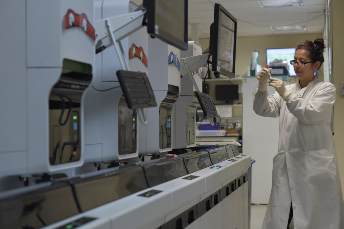 UHSDigital's tweet photo. "Sample 360 isn't working; I've scanned the patient & it says they're the wrong one"
It turns out a patient with the same name was on the ward. Our closed loop blood tracking really is making a difference & supporting staff in PPID #globaldigitalexemplar #patientsafety https://t.co/vhFzaQ52sN