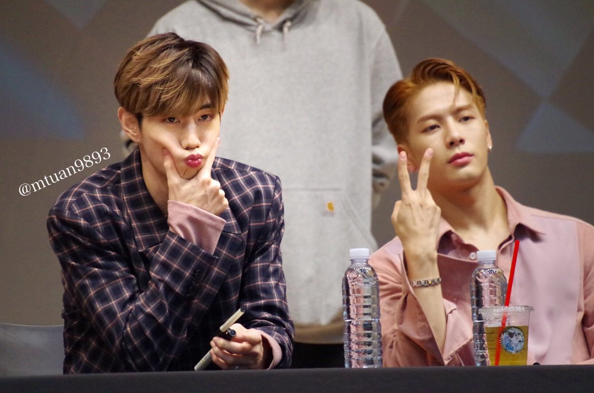 mtuan9893's tweet photo. 181006 명동 팬싸
맠슨🐰💗👑

#got7⁠ ⁠ #lalluby #Markson #mark #jackson #마크 #잭슨 #PresentYOU⁠ ⁠ https://t.co/5joCrDO8PQ