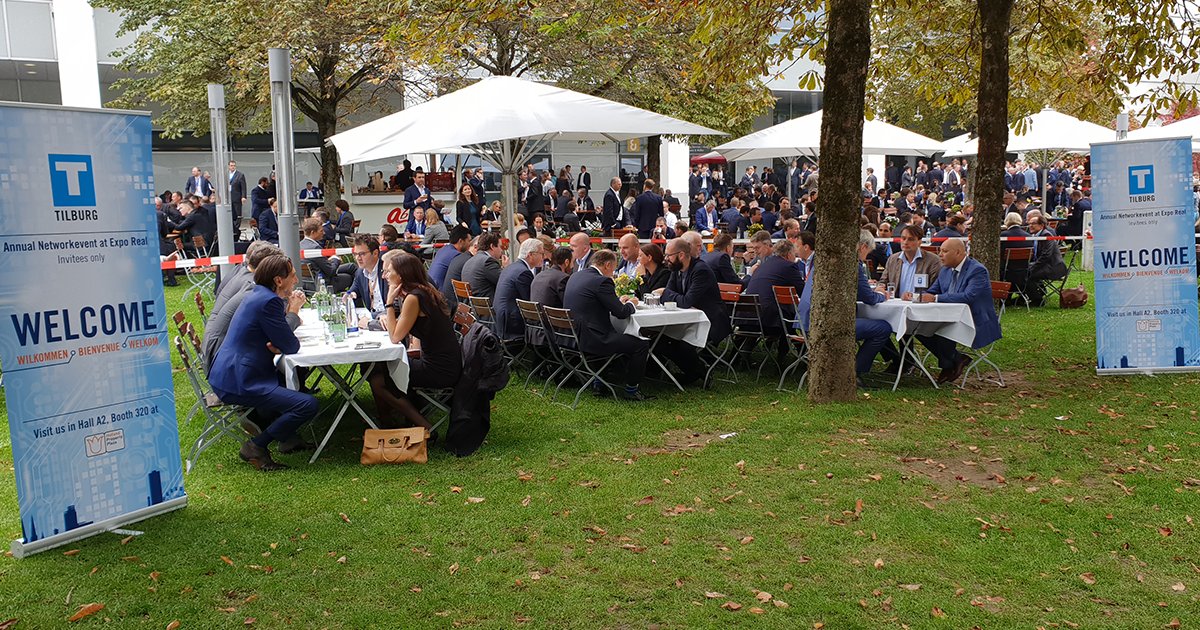 HPP_NL's tweet photo. Day 2: A successful and inspiring picknick of the City of Tilburg! 😃@exporeal_team @gemeentetilburg #GroupofRealEstateCommunities https://t.co/NkSdlyQL9n