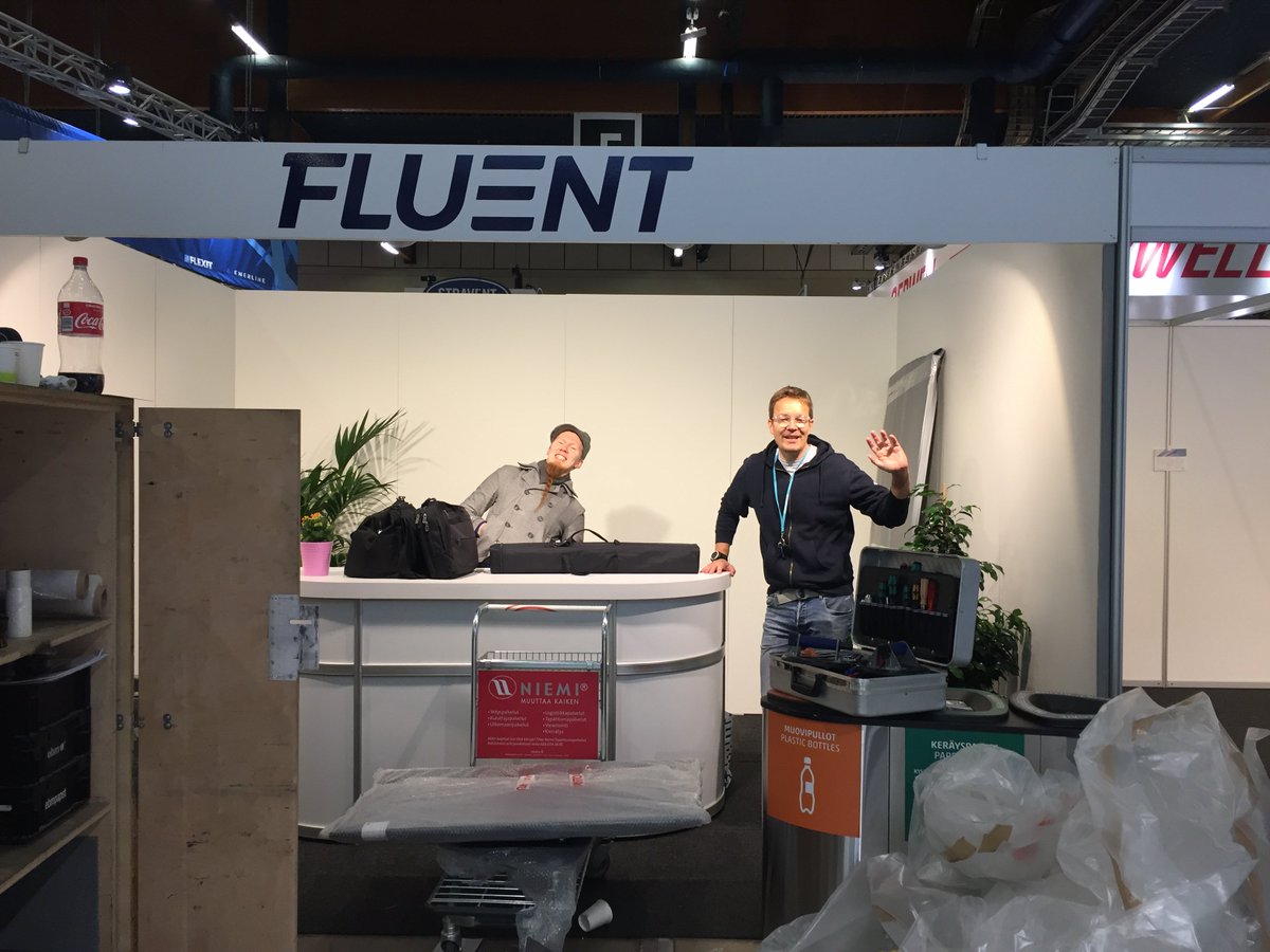 FluentProgress's tweet photo. Moi! 🙋🏼‍♂️🙋🏻‍♀️🙋🏼‍♂️ Täällä on huhkittu, että saadaan Fluentin messuosasto valmiiksi FinnBuildiin. Kaikki alkaa olla valmista huomista varten. Seuraavat kolme päivää päivystetään siis osastolla 6d42. Tule moikkaamaan! #finnbuild #fluentprogress #kädenkälkijääelämään https://t.co/aceRLG1ioQ