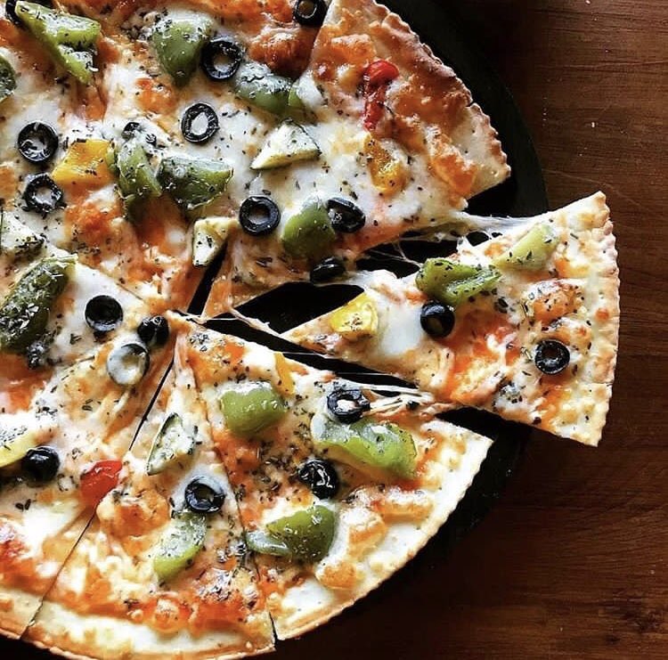 Say it with us, ‘Pizza is Lifeeeeee’🍕
.
It’s #InternationalBeerAndPizzaDay and we can’t help but resist <a href="/littleitalygrp/">Little Italy</a> ‘s classic pizzas🍕🍺
.
📸 : @food_hoppers_chennai
.
#Pizza #LittleItaly 
#thepunefoodie