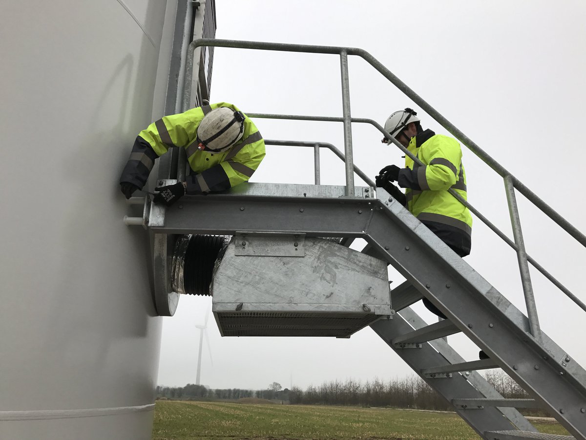 Justy_FR's tweet photo. #CNE #Innovation #WindEnergy #Eolien

Découvrez notre #solution développée avec #Adhex pour stopper ou éviter la corrosion des #mâts au niveau des #brides sur notre stand n°34 au Colloque National Eolien le 17 &amp; 18 octobre prochain ! 

@Justy_FR is waiting for you ! https://t.co/nBCt6hBkFh