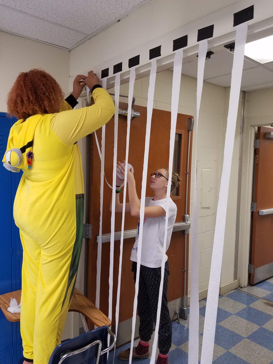 Pallotti_HS's tweet photo. Junior Hallway: 101 Dalmatians #spiritweek #hallwaycompetitions #classcompetitions #pallottihs #pantherpride #homecoming https://t.co/QL6TzsYvXD