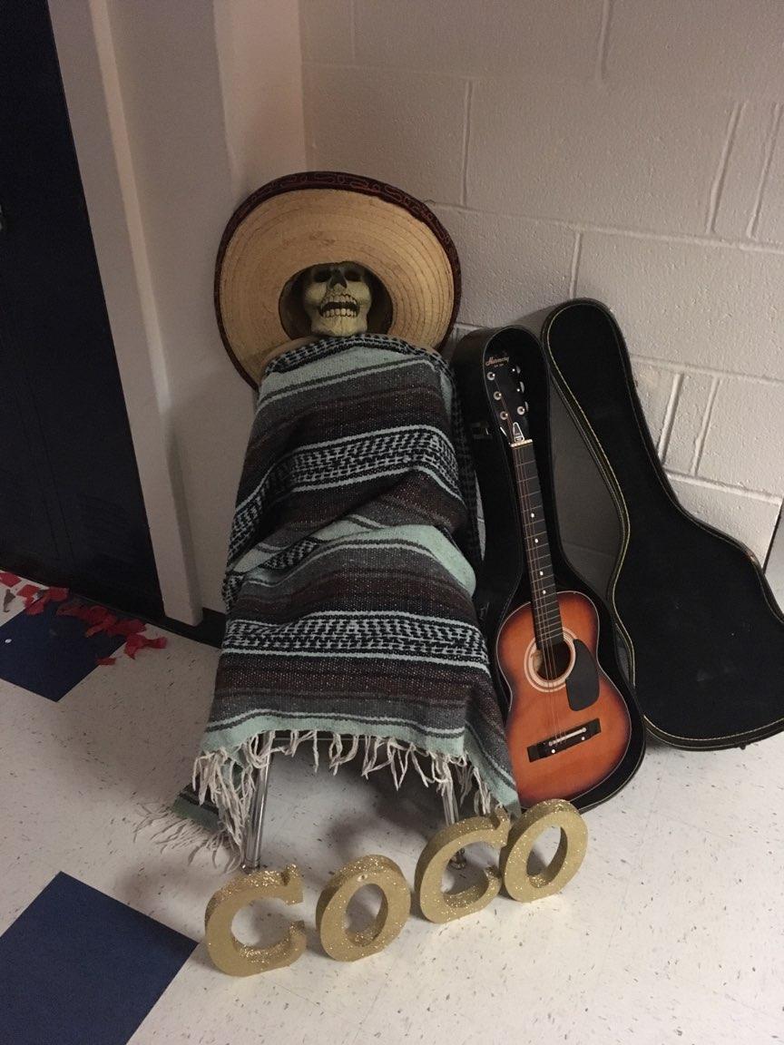 Pallotti_HS's tweet photo. Senior Hallway: Coco #spiritweek #hallwaycompetitions #classcompetitions #pallottihs #pantherpride #Homecoming2018 https://t.co/jMnzuJMBpp