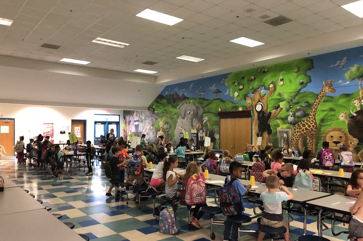 Shimko_Daye's tweet image. 🤩Look how engaged these K-2 students are at the STEAMtastic Academy! Thank you @HRussell_STEAM &amp;amp; volunteers for providing this opportunity for students @EcoffElementary! #CreatingMagic before school even starts! #TribePride #oneccps