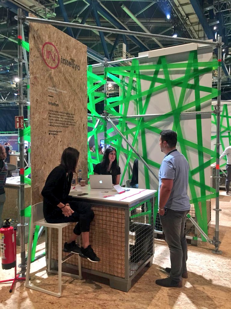 CODE_n's tweet photo. Meet the lovely girls from our #NewNewFestival #Top50 #Finalist @intellyo, the content creator engine you need to increase the efficiency of your enterprise communication. It's versatile, adaptable and just what you need! Say 'Hello!' 🖐 https://t.co/taxCBofNAC