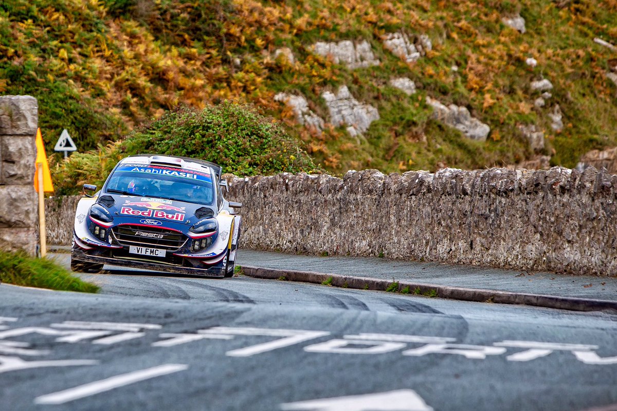 Sporturo's tweet photo. Whoever came up with the idea to run @dayinsure @WalesRallyGB around the Great Orme in Llandudno Iโd like to shake you by the hand! #wrc #rally #rallying #worldchampionship #walesrgb #rallygb #wales #dayinsure #northwales #walesrallygb #wrgb https://t.co/J5gbx122UQ