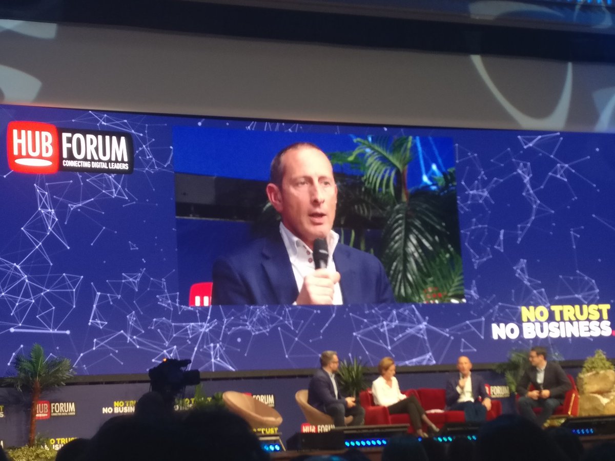 #AchatMédia Au lieu de cibler avec des donnés socio-démo (CSP...) comme depuis toujours, avec une approche data, on cible directement les acheteurs potentiels d'huile d'olive, de yaourt... Et on voit une amélioration nette dans les résultats. By Laurent Bilaut <a href="/tf1pub/">TF1 PUB</a> #HUBFORUM