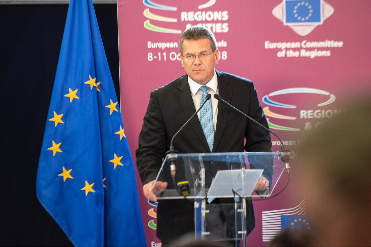 #ClimateAction starts in our regions. W/<a href="/CorinaCretuEU/">Corina Creţu</a>, presenting ways #CohesionPolicy supports coal &amp; carbon intensive regions in their modernization, while mitigating social impacts of the low-carbon transition. It's about people's health &amp; their jobs.📝europa.eu/!fK69TY