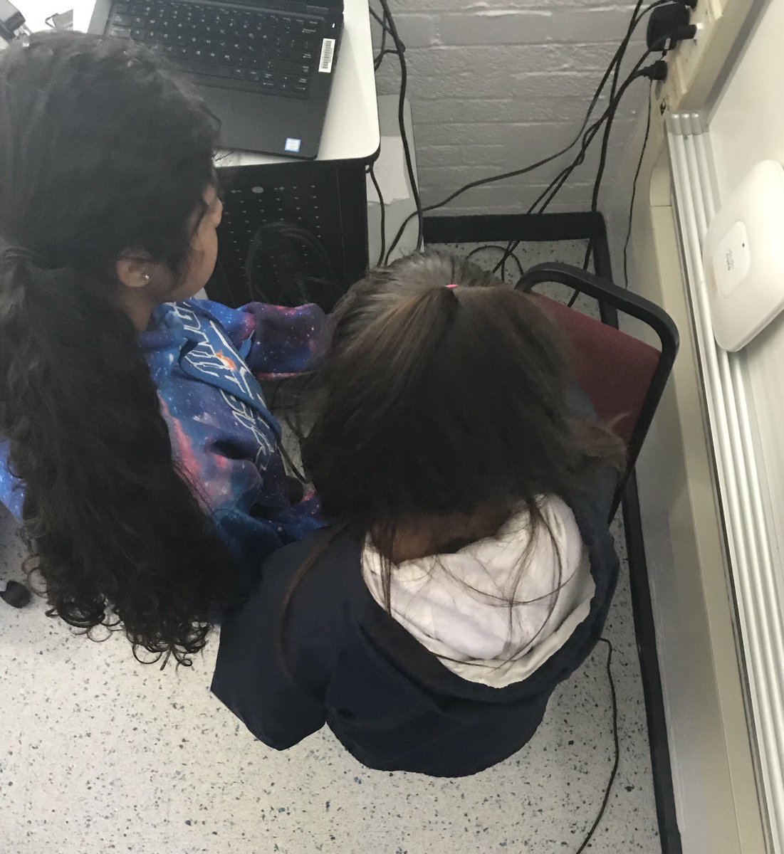 6th Grade “techsperts” troubleshooting media box connections. <a href="/MountEagleES/">Mount Eagle ES</a>